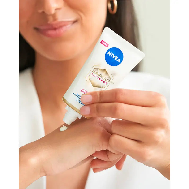 NIVEA Luminous Anti-Blemish Handcreme 630
