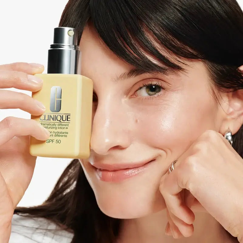 Clinique Dramatically Different Feuchtigkeitsspendende Lotion Feuchtigkeitsspendende Lotion Spf50, 50 ml