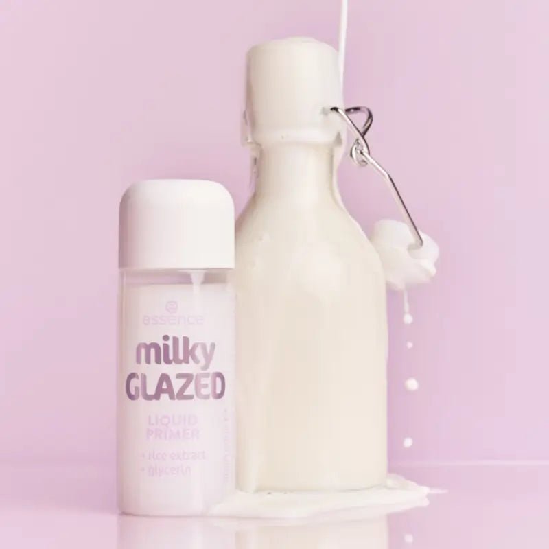 Essence Milky Glazed Flüssig-Präbase, 50 ml