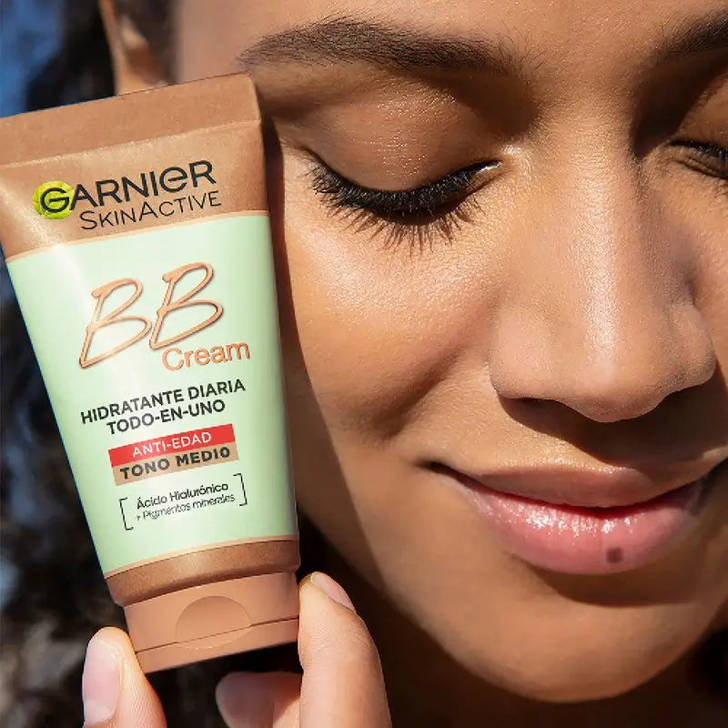 Garnier Skinactive Bb Cream Anti Age Medium Tone. All In One Feuchtigkeitscreme mit Farbe Spf15, 50Ml