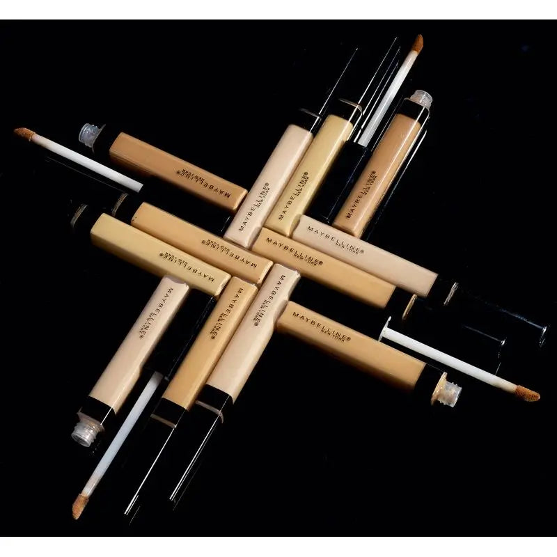 Maybelline New York Fit Me Dark Circles und Unvollkommenheiten Concealer Schatten 10 Light Natural Finish Helle Haut, 6.8ML