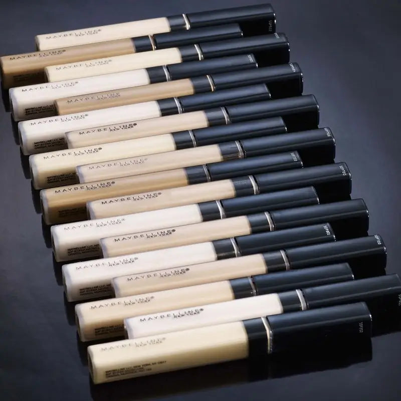 Maybelline New York Fit Me Dark Circles und Unvollkommenheiten Concealer Schatten 10 Light Natural Finish Helle Haut, 6.8ML